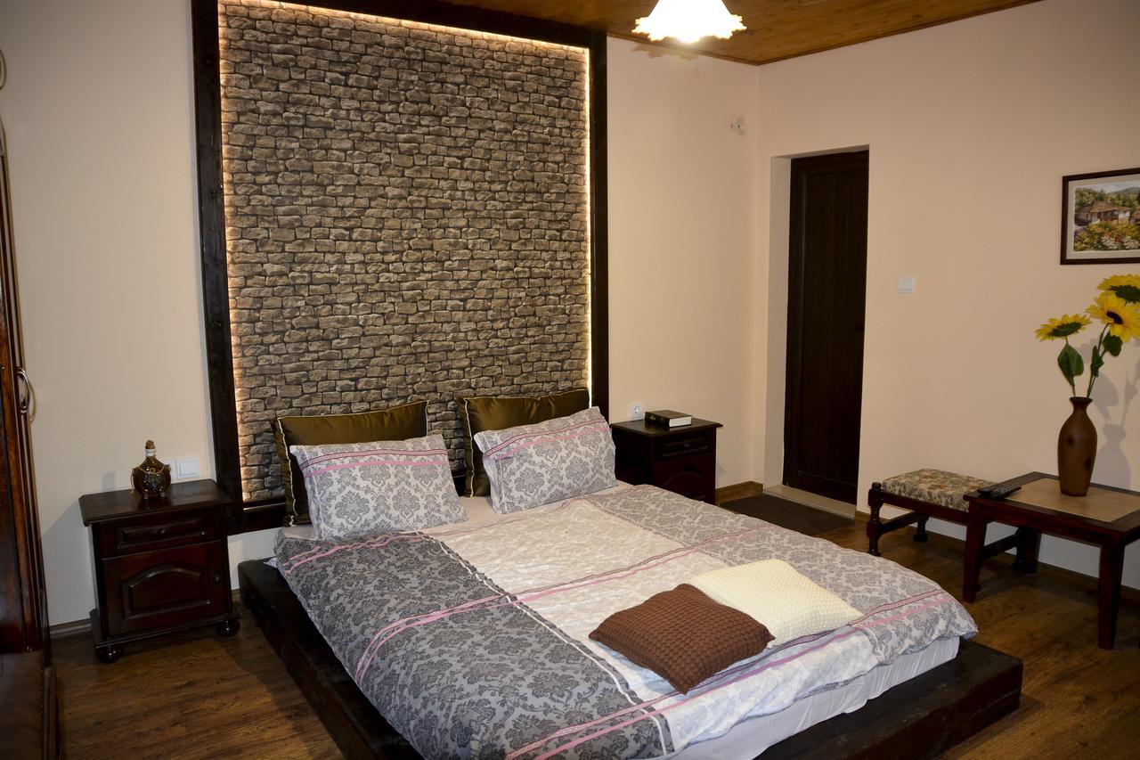 Guest House Raiski Kаt Mezek Exterior photo