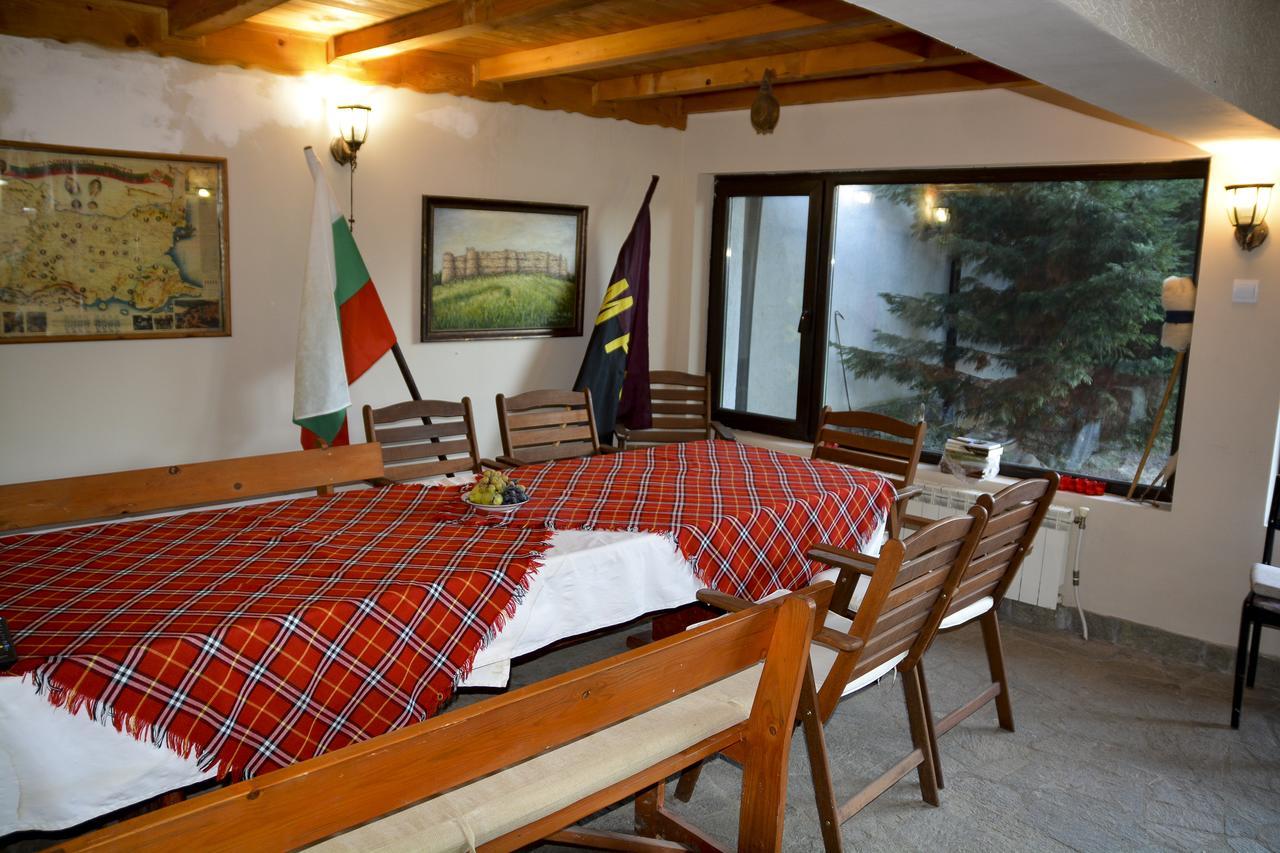 Guest House Raiski Kаt Mezek Exterior photo