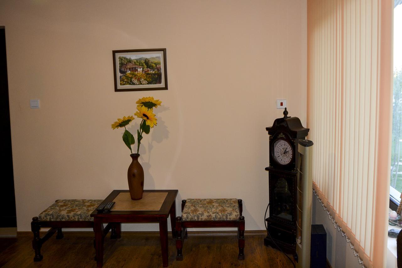 Guest House Raiski Kаt Mezek Exterior photo