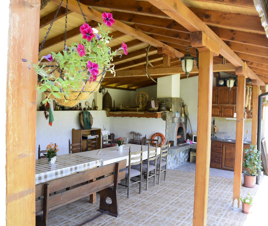 Guest House Raiski Kаt Mezek Exterior photo